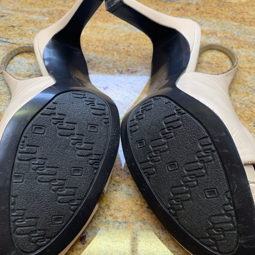 Heels - Picture 5 of 5